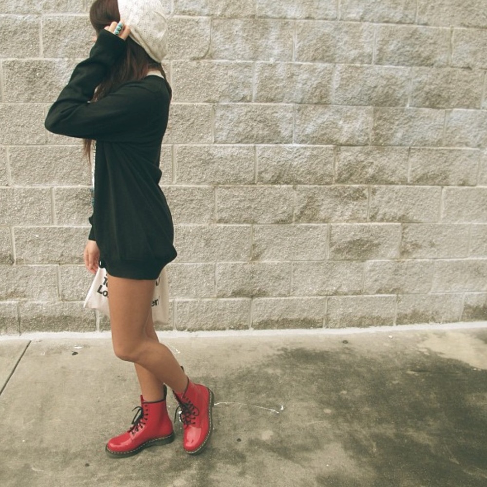 RED DR MARTENS
